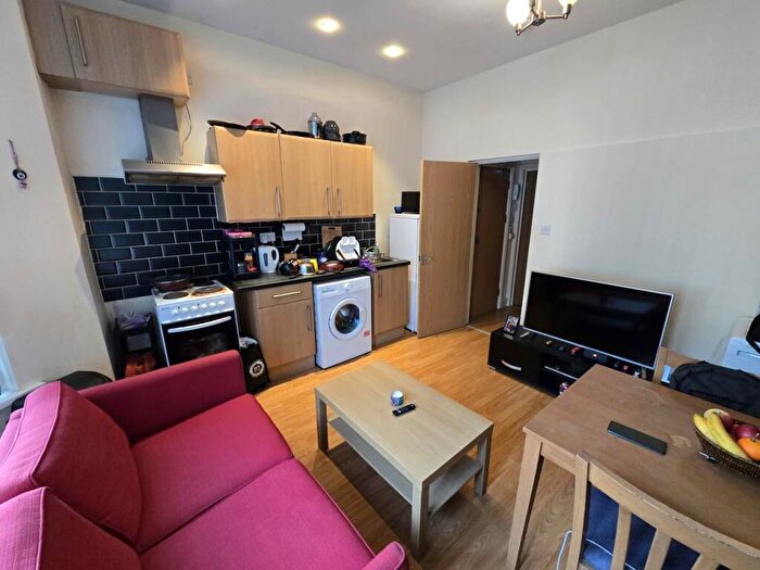 1 Bedroom Flat To Rent In Claude Road, Roath, CF24