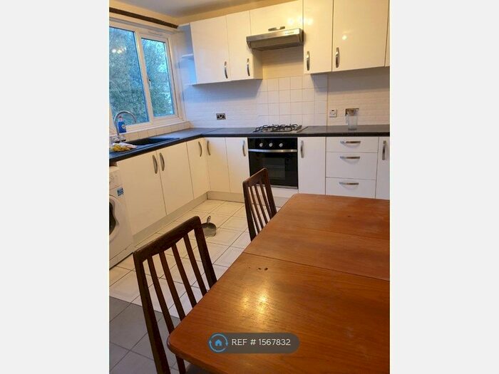 4 Bedroom Flat To Rent In Clark Street, London, E1