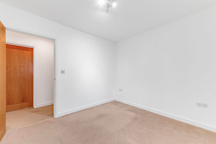 2 Bedroom Flat To Rent In Brookshill Gate, Harrow, HA3