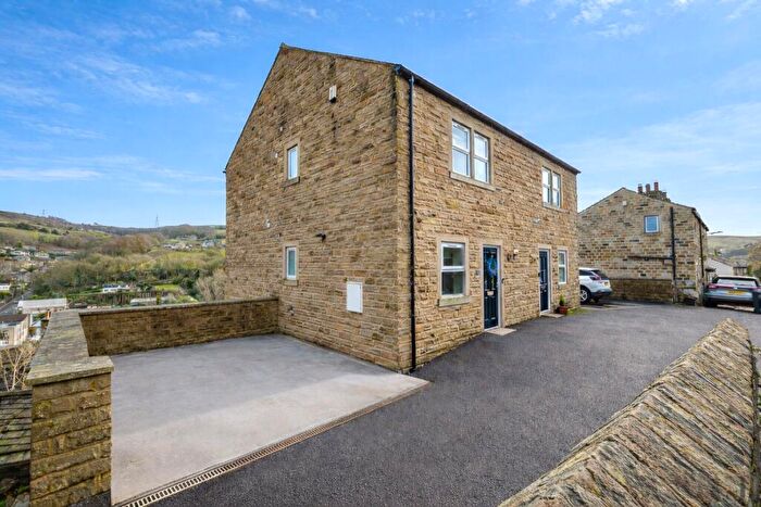4 Bedroom Semi Detached House For Sale In Maude Lane, Sowerby Bridge, West Yorkshire, HX6