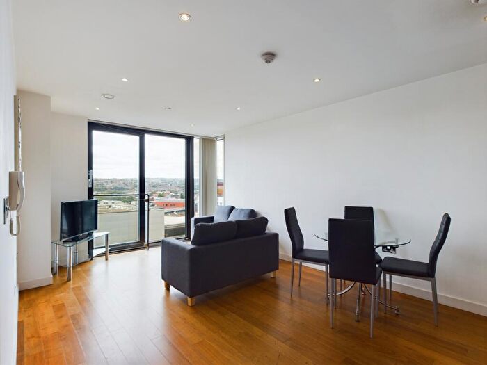 2 Bedroom Apartment To Rent In St Pauls Square, City Centre, Sheffield, S1