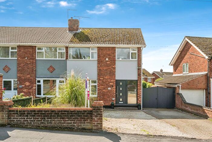 3 Bedroom Semi-Detached House For Sale In Ferry Road, Scunthorpe, DN15