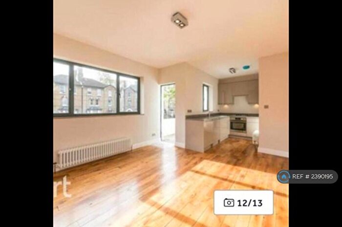2 Bedroom Flat To Rent In Dulwich Rd, London, SE24