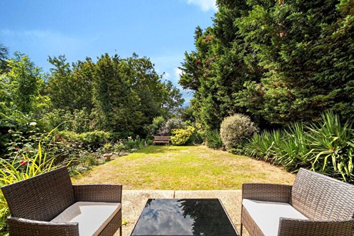 4 Bedroom Bungalow For Sale In Downsview Road, Crystal Palace, London, SE19