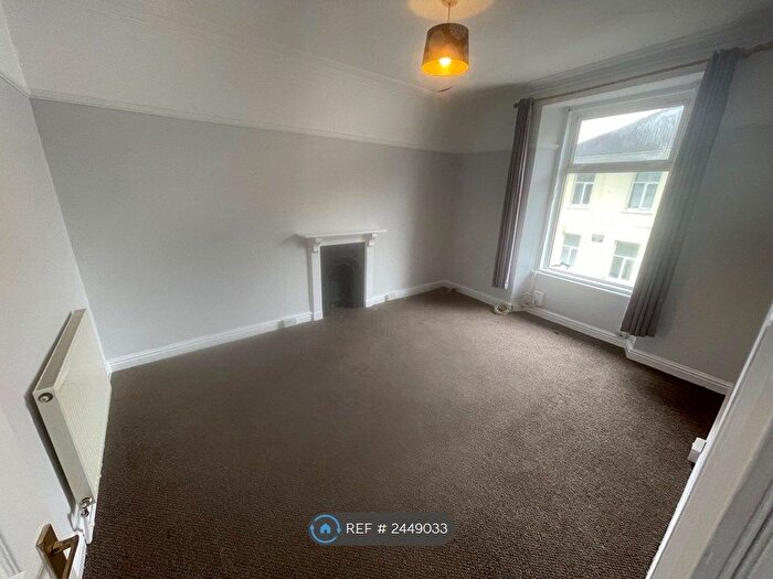 2 Bedroom Flat To Rent In Warren Road, Torquay, TQ2