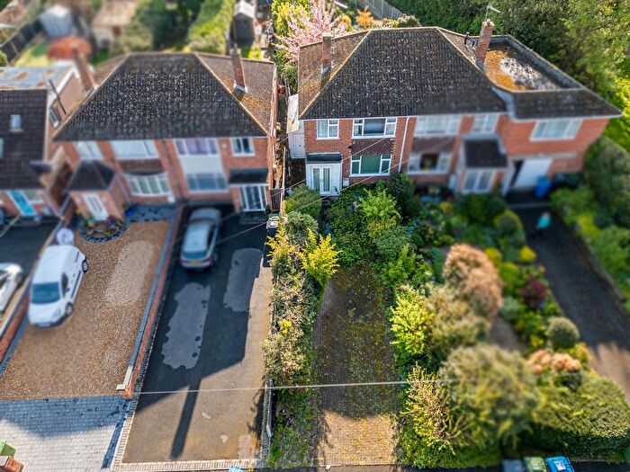3 Bedroom Semi-Detached House For Sale In Woodhouse Lane, Amington, Tamworth, B77