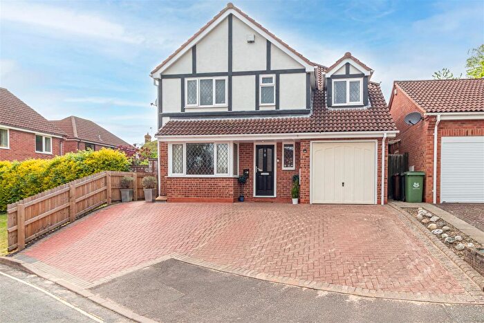 4 Bedroom Detached House For Sale In Viewfields, Worcester, WR5