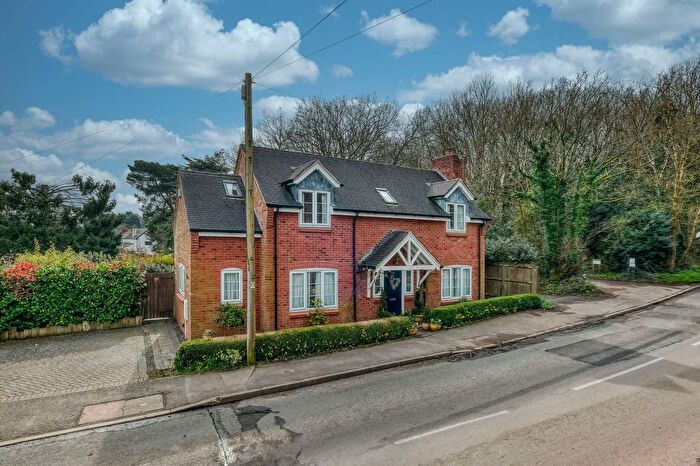 3 Bedroom Detached House For Sale In Beacon Hill, Rednal, B45