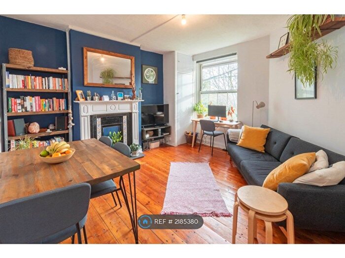 1 Bedroom Flat To Rent In Deloraine House, London, SE8