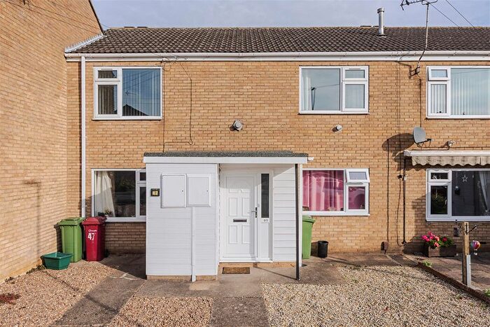2 Bedroom Flat To Rent In Ancaster Court, Scunthorpe, DN17