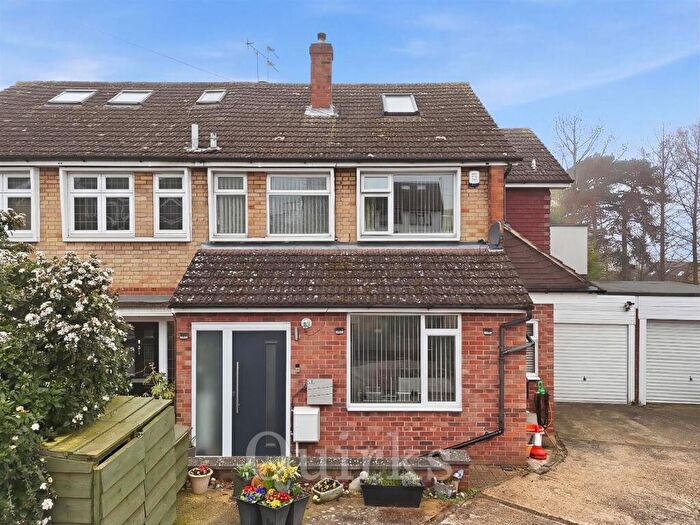 3 Bedroom Semi-Detached House For Sale In The Knoll, Billericay, CM12