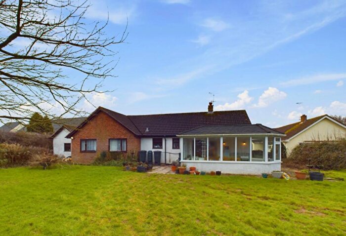 4 Bedroom Bungalow For Sale In Morchard Road, Crediton, Mid Devon, EX17