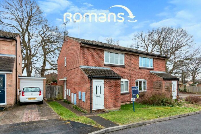 1 Bedroom Maisonette To Rent In Shrivenham Close, GU47