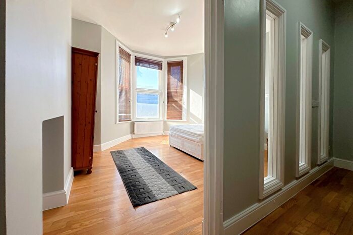 Studio To Rent In Venner Road, London, SE26