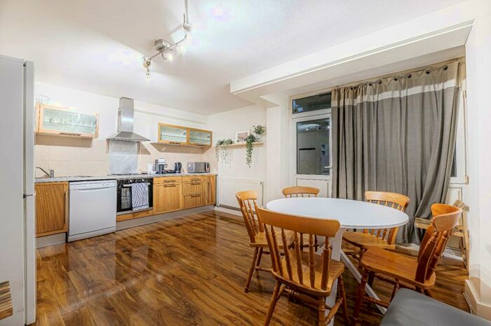 3 Bedroom Maisonette To Rent In Black Prince Road, SE11