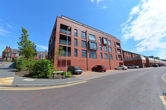 2 Bedroom Flat For Sale In William Wailes Walk, Gateshead, NE9