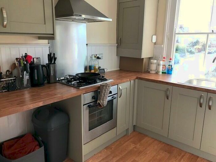 1 Bedroom Flat To Rent In Avenue Road, Wallington, SM6