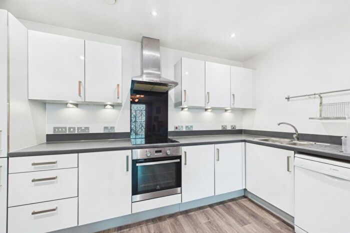 1 Bedroom Flat To Rent In Lea House, Kidwells Close, Maidenhead, Berkshire, SL6