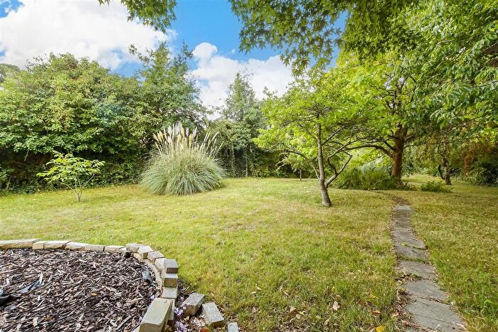 3 Bedroom Detached Bungalow For Sale In Cheyne Walk, Horley, Surrey, RH6