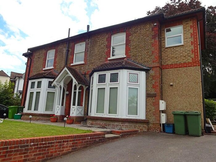 2 Bedroom Flat To Rent In Valley Road, Kenley, Surrey, CR8