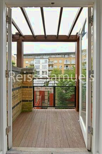5 Bedroom Town House To Rent In Ferry Street, Isle Of Dogs, Canary Wharf, Docklands, E14