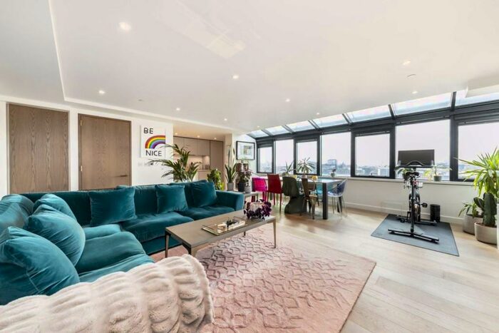 3 Bedroom Flat To Rent In Fann Street, Barbican, EC2Y