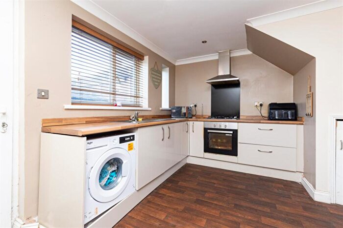 3 Bedroom End Of Terrace House For Sale In Lime Park, Brandon, DH7