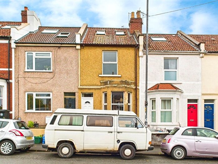 2 Bedroom Terraced House For Sale In Luckwell Road, Bristol, BS3