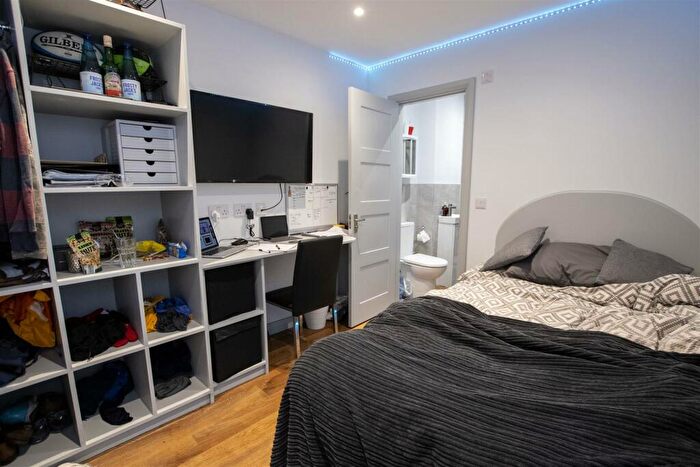 5 Bedroom House To Rent In Hubert Road, Birmingham, B29