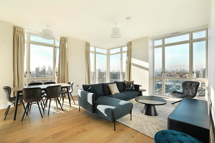 3 Bedroom Flat To Rent In Zinc Street Sugar House Island, E15