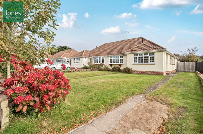 3 Bedroom Bungalow To Rent In Melrose Avenue, Worthing, West Sussex, BN13