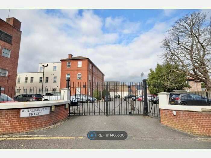 1 Bedroom Flat To Rent In Whirligig Place, Taunton, TA1