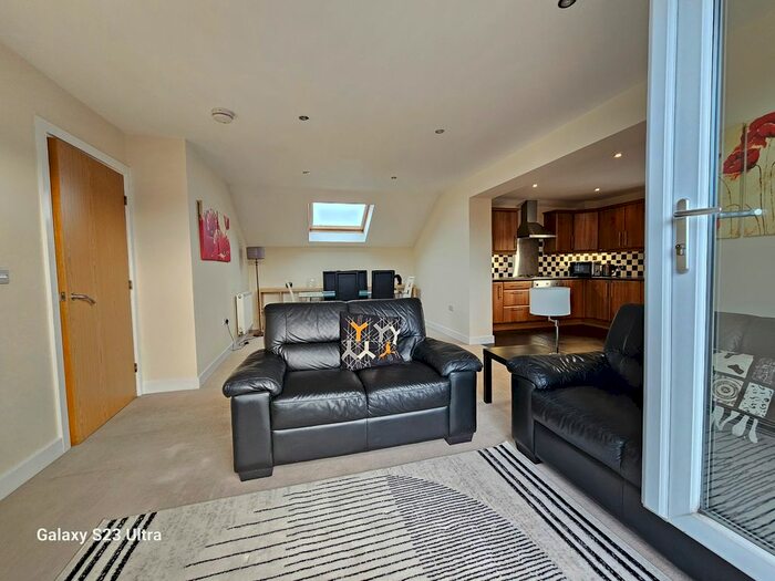 2 Bedroom Flat To Rent In Valley Road, Sheffield, S8