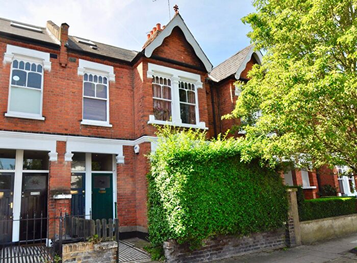 2 Bedroom Maisonette For Sale In Jeddo Road, London, W12