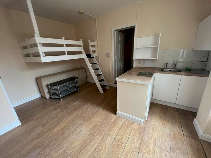 1 Bedroom Flat To Rent In Church Street, Gornal Wood, Dudley, West Midlands, DY3