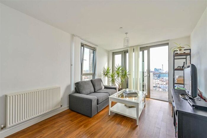 2 Bedroom Flat To Rent In Waterside Heights, Booth Road, London, E16