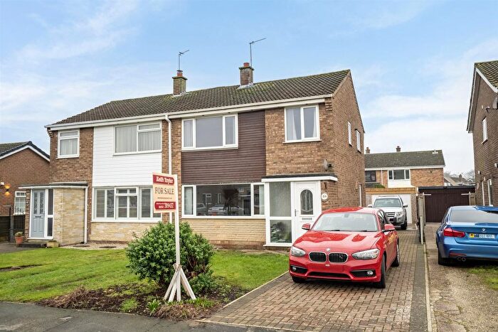 3 Bedroom Semi-Detached House For Sale In Bridle Walk, Selby, YO8