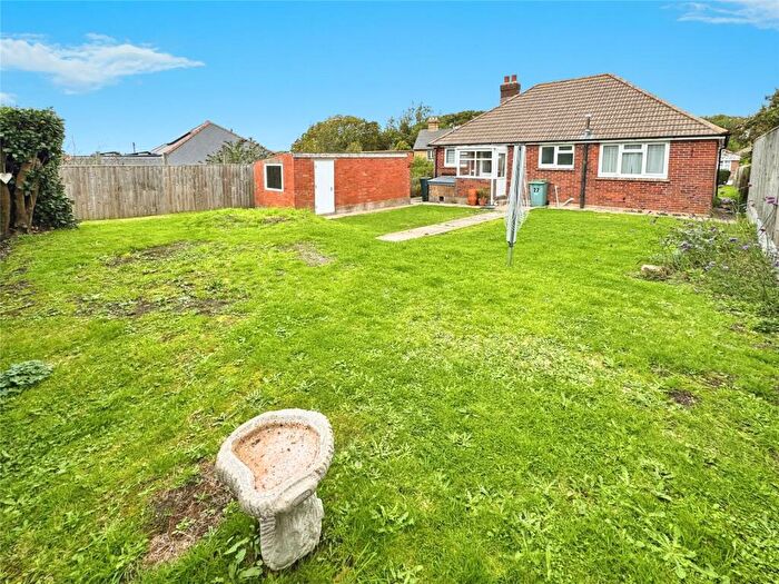 2 Bedroom Bungalow To Rent In Pallance Road, PO31