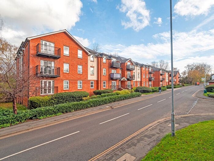 2 Bedroom Flat To Rent In Station Road, Harpenden, AL5