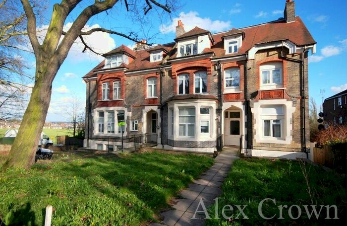 Studio To Rent In Mount View Road, London, N4