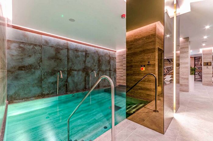 2 Bedroom Flat For Sale In Carrera Tower, Clerkenwell, London, EC1V