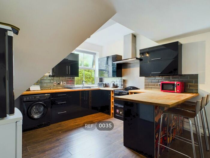 2 Bedroom Apartment To Rent In Pearson Park, HU5