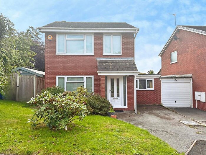 3 Bedroom Link Detached House For Sale In Kestrel Park, Skelmersdale, Lancashire, WN8