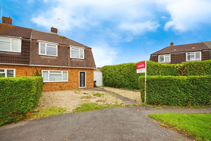 3 Bedroom Semi-detached House For Sale In Ashford Road, Patchway, Bristol, Gloucestershire, BS34