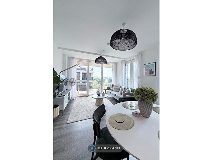 2 Bedroom Flat To Rent In Triathlon Point, London, E20