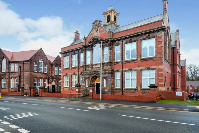 Studio To Rent In Crocketts Lane, Smethwick, B66