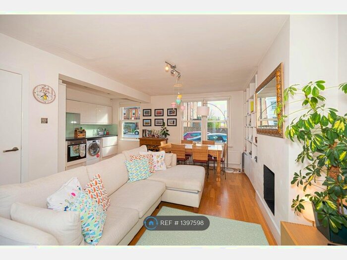 2 Bedroom Flat To Rent In Telford House, London, SW2