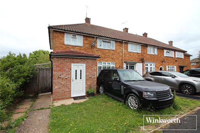 3 Bedroom End Of Terrace House For Sale In Howard Drive, Borehamwood, Hertfordshire, WD6