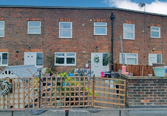 1 Bedroom Flat For Sale In A King Street, Stanford-Le-Hope, Essex, SS17