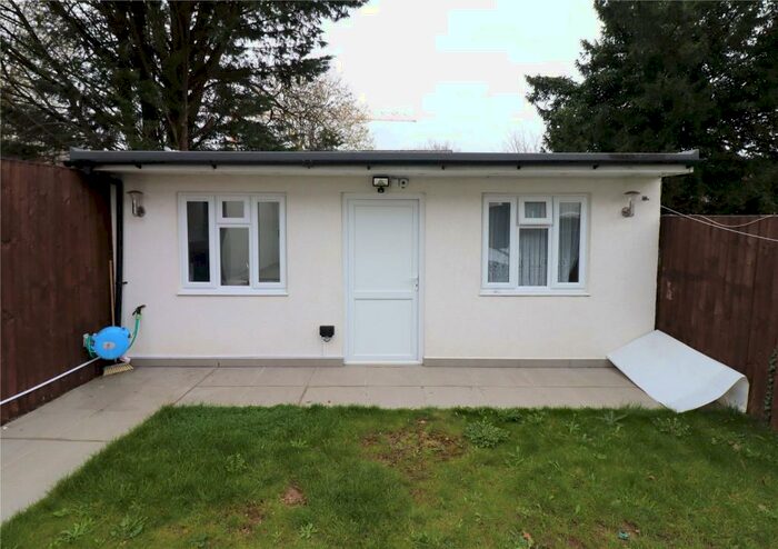 Apartment To Rent In Old Rectory Gardens, Edgware, Middx, HA8